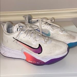 woman’s basketball shoes!